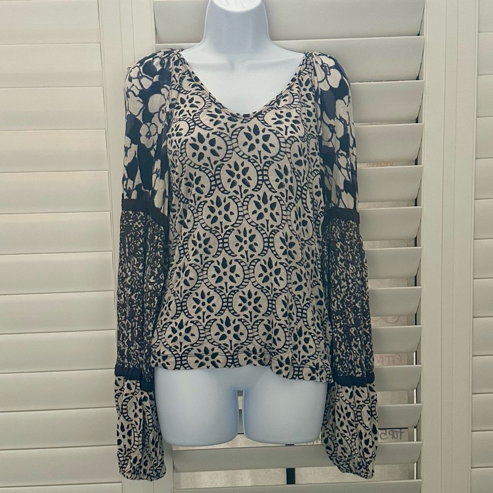 Free People Mixed Floral Navy and Cream Women's Boho Top Sz XS